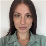 Laureata in Pedagogia, esperta nella didattica personalizzata e individualizzata, appassionata delle materie umanistiche.